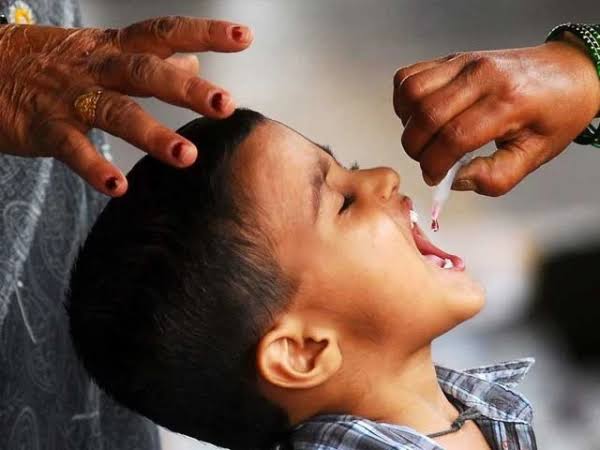 جہلم//قومی اسمبلی نے انسداد پولیو سے متعلق سخت قانون منظور کر لیا ۔ والدین کا اپنے بچوں کو پولیو قطرے پلانا لازمی قرار ۔