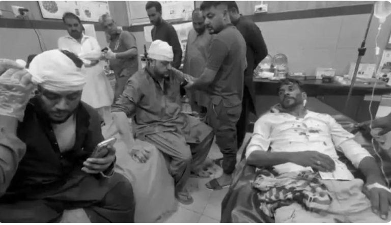 سوہاوہ میں زمین کے تنازعہ پر دو گروپوں میں تصادم ، 11 افراد زخمی چھ زخمیوں کی حالت تشویش ناک**پولیس نے موقع پہ پہنچ کر صورتحال پر قابو پالیا، دونوں گروپوں کی درخواستیں وصول کر کے قانونی کارروائی شروع کر دی