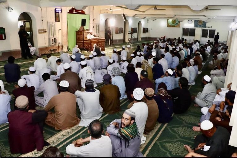 نورِ ایمان بند ہ ٔ مومن کے قلب میں ادراک اور بصیرت عطا فرماتا ہےامیر عبدالقدیر اعوان۔اللہ کے حکم کے مطابق زندگی بسر کرنے میں ہی ہماری فلاح ہے: اجتماع سے خطاب