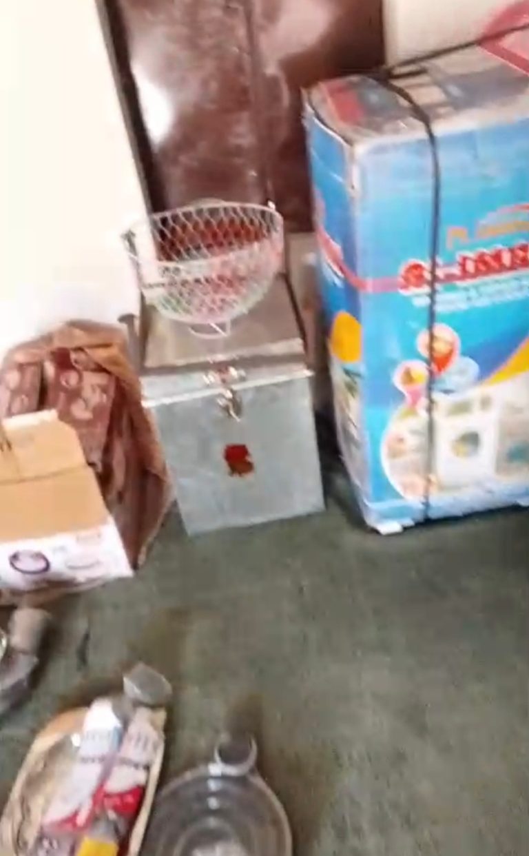 جہلم//نور ویلفیئر سوسائٹی کے جنرل سیکریٹری فرحت کمال ضیاء ایڈووکیٹ کی جانب سے جلال پور پیر والا میں سیلاب سے متاثرہ ایک مستحق خاندان کی بچی کو شادی کے لیے جہیز کا سامان فراہم