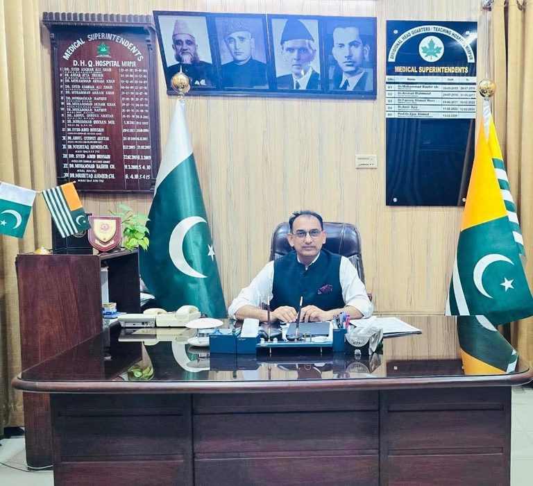 میرپور ( رپورٹ: آصف محمود چودھری) میڈیکل سپرنٹنڈنٹ ڈویژنل ہیڈکوارٹر اینڈ ٹیچنگ ہسپتال میرپور راجہ اعجاز احمد نے ایمرجنسی میں مریضوں کے علاج معالجے میں مبینہ غفلت اور فرائض میں کوتاہی کا سخت نوٹس لیتے ہوئے متعدد ملازمین کو فوری طور پر معطل کر دیا