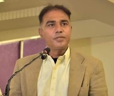 دینہ:میری جیت پوری تحصیل دینہ کے صحافیوں کی جیت ہے۔ الیکٹرانک و ڈیجیٹل میڈیا دینہ کے ممبران نےجس اعتماد کا مجھ پر اظہارِ کیا ہے میں ان کا شکر گزار ہوں۔ عوامی مسائل کو اجاگر کرنا اولین ترجیح ہے ۔ تحصیل دینہ کے صحافیوں کے مسائل حل کرنے کی بھرپور کوشش کروں گا، نو منتخب صدر دینہ الیکٹرانک اینڈ ڈیجیٹل میڈیا یاسر صدیق کی میڈیا سے گفتگو